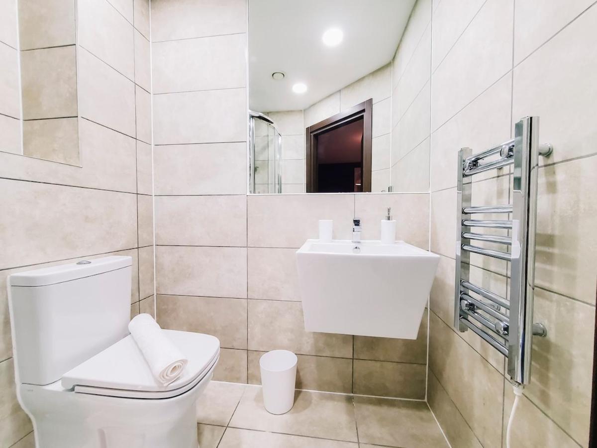 Near Nec, Bhx, Bullring & Solihull * Birmingham